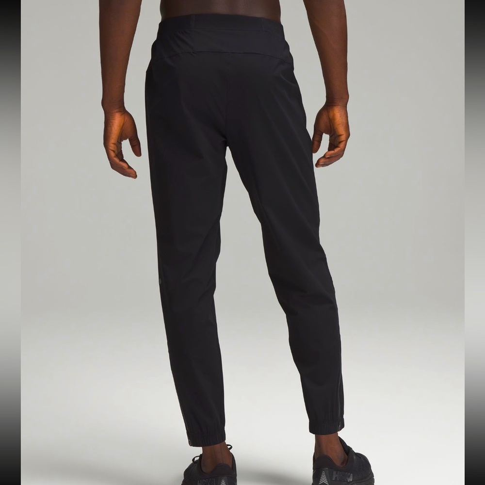 Lululemon Black Surge Jogger Tall Size Large Retail $118